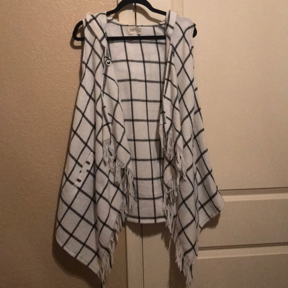 Long vest with hoodie